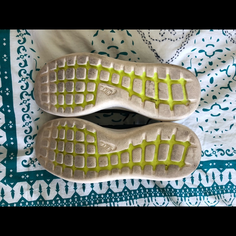 Nike Running Shoes - Picture 3 of 5